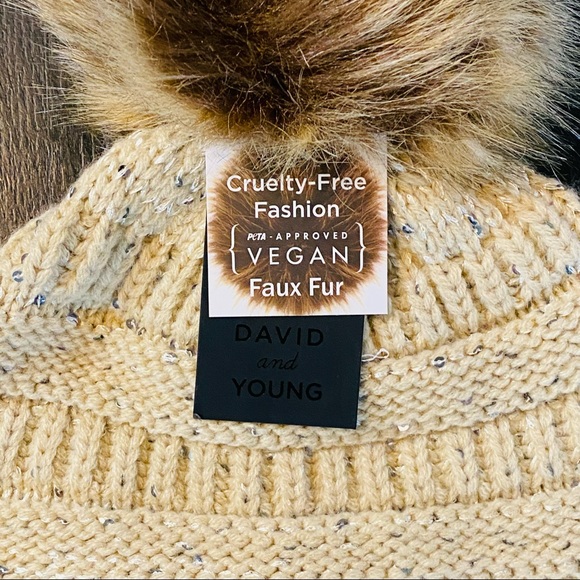 DAVID AND YOUNG Pom Pom Knit Beanie , NWT - Picture 2 of 3